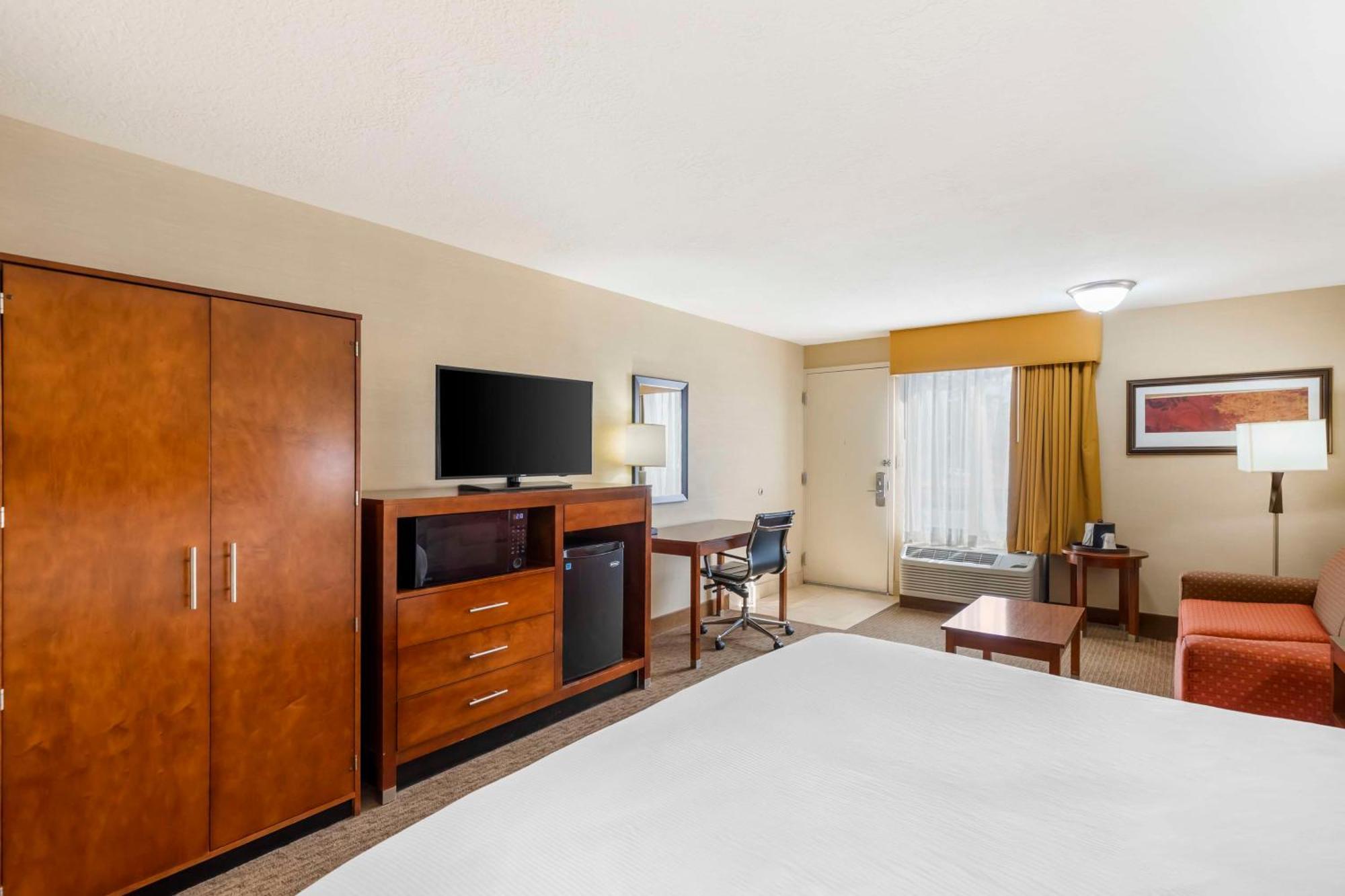 רולינס Best Western Cotton Tree Inn מראה חיצוני תמונה